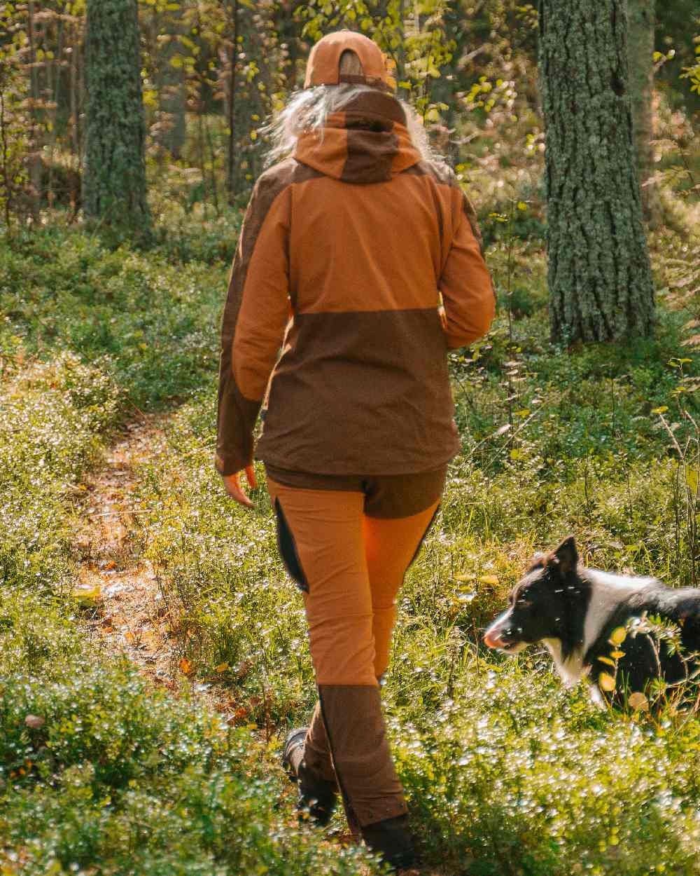 Fudge Nougat Coloured Pinewood Womens Finnveden Hybrid Jacket on outdoor background #colour_fudge-nougat