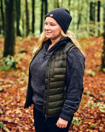 Dark Anthracite Mel Coloured Pinewood Wool Knitted Hat on outdoor background #colour_dark-anthracite-mel