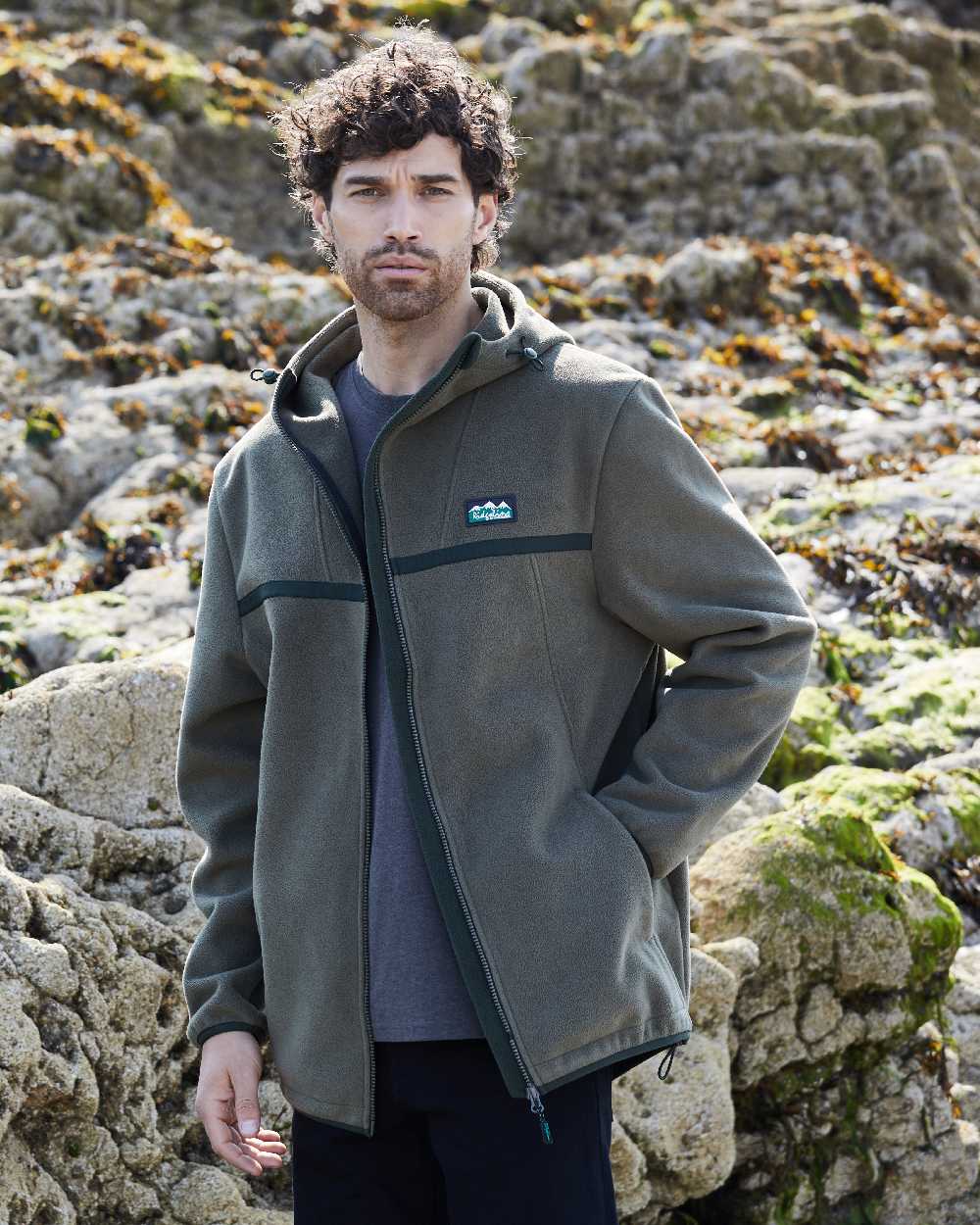 Ivy Green Coloured Ridgeline Kodiak Fleece Jacket on outdoor background #colour_ivy-green