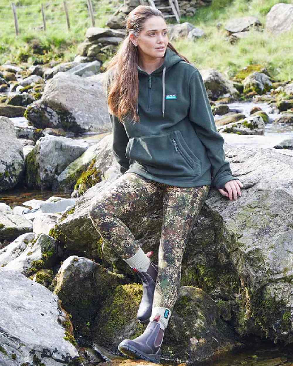 Deep Forest Coloured Ridgeline Ladies Ballistic Hoodie on outdoor background #colour_deep-forest