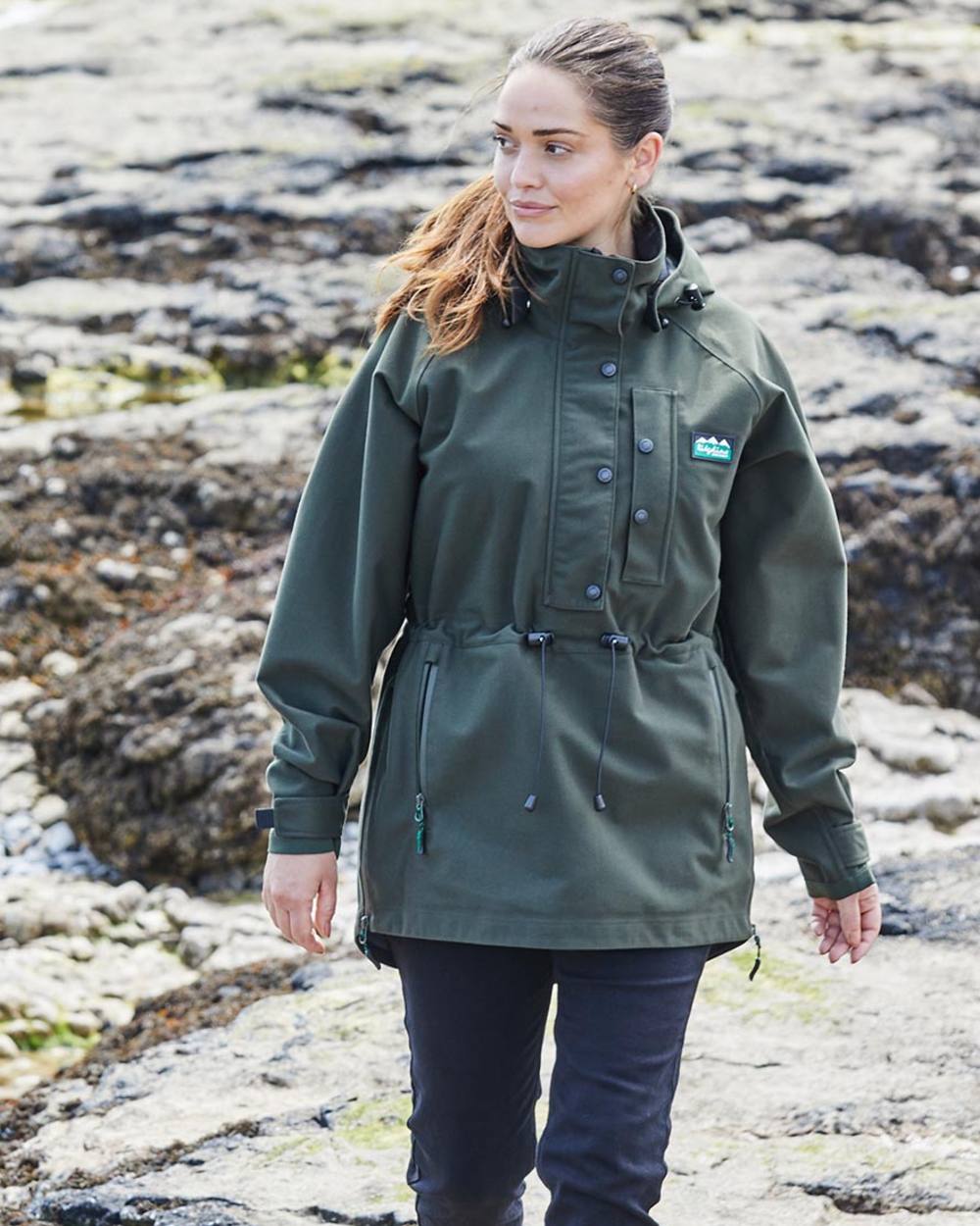 Deep Forest Coloured Ridgeline Ladies Monsoon Waterproof Smock on outdoor background #colour_deep-forest
