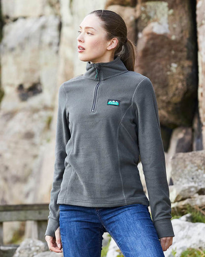 Moss coloured Ridgeline Ladies Narvik Fleece on farm background #colour_moss