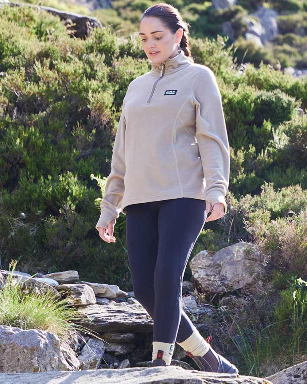 Roasted Cashew coloured Ridgeline Ladies Narvik Fleece on mountain background #colour_roasted-cashew