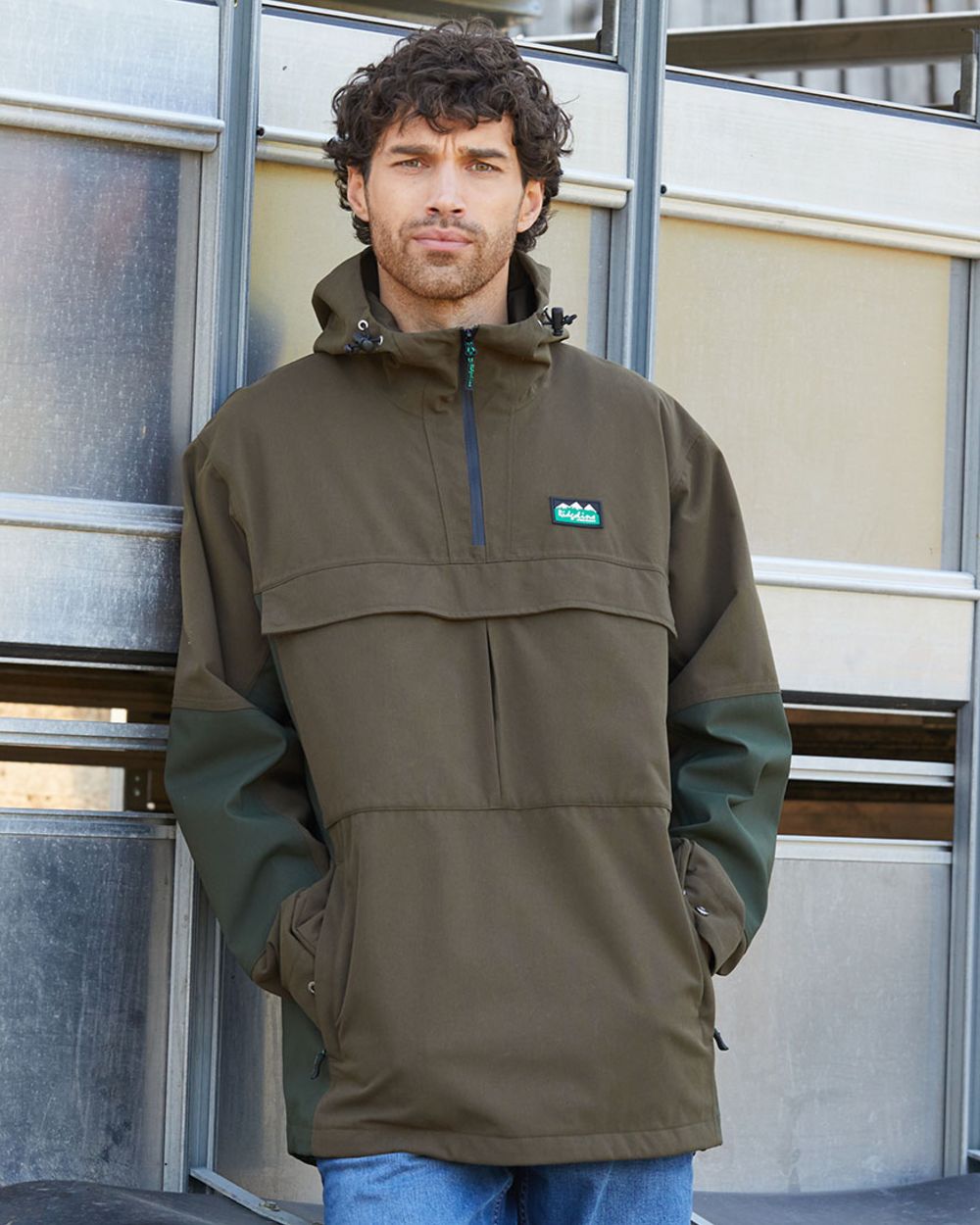 Bark Deep Forest coloured Ridgeline Mens Cambrian Smock on outdoor background #colour_bark-deep-forest