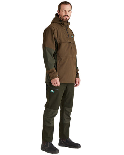 Bark Deep Forest Coloured Ridgeline Mens Cambrian Smock on white background #colour_bark-deep-forest