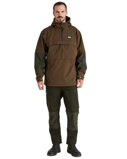 Bark Deep Forest Coloured Ridgeline Mens Cambrian Smock on white background #colour_bark-deep-forest