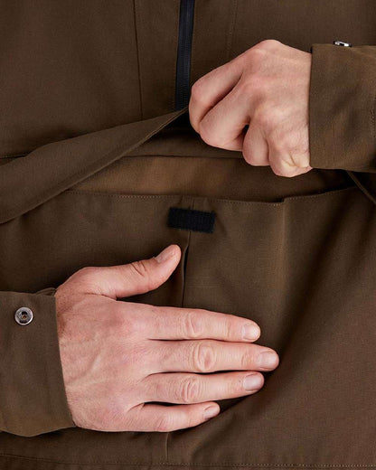 Bark Deep Forest Coloured Ridgeline Mens Cambrian Smock on white background #colour_bark-deep-forest