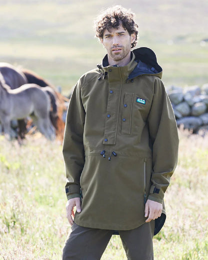 Teak Coloured Ridgeline Monsoon Classic Waterproof Smock on outdoor background #colour_teak