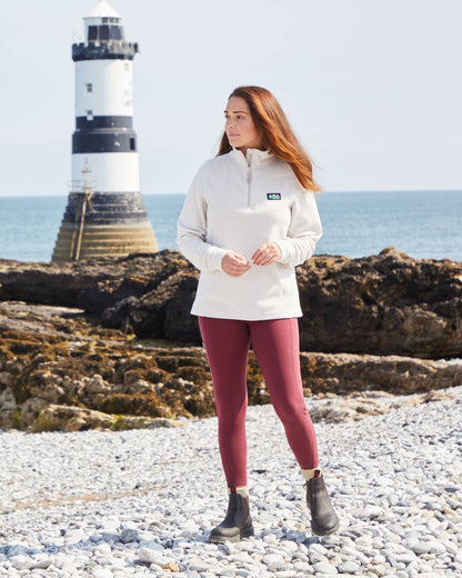 Winter Berry Coloured Ridgeline Womens Infinity Leggings On A Beach Background #colour_winter-berry