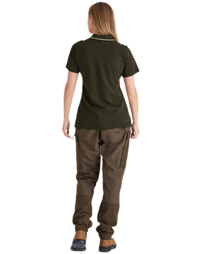 Deep Forest coloured Ridgeline Womens Kilworth Polo Shirt on white background #colour_deep-forest
