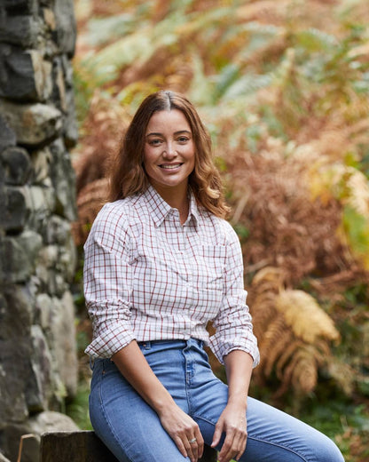 Russet Roasted Cashew coloured Ridgeline Womens Sedgebrook Shirt on backyard background #colour_russet-roasted-cashew