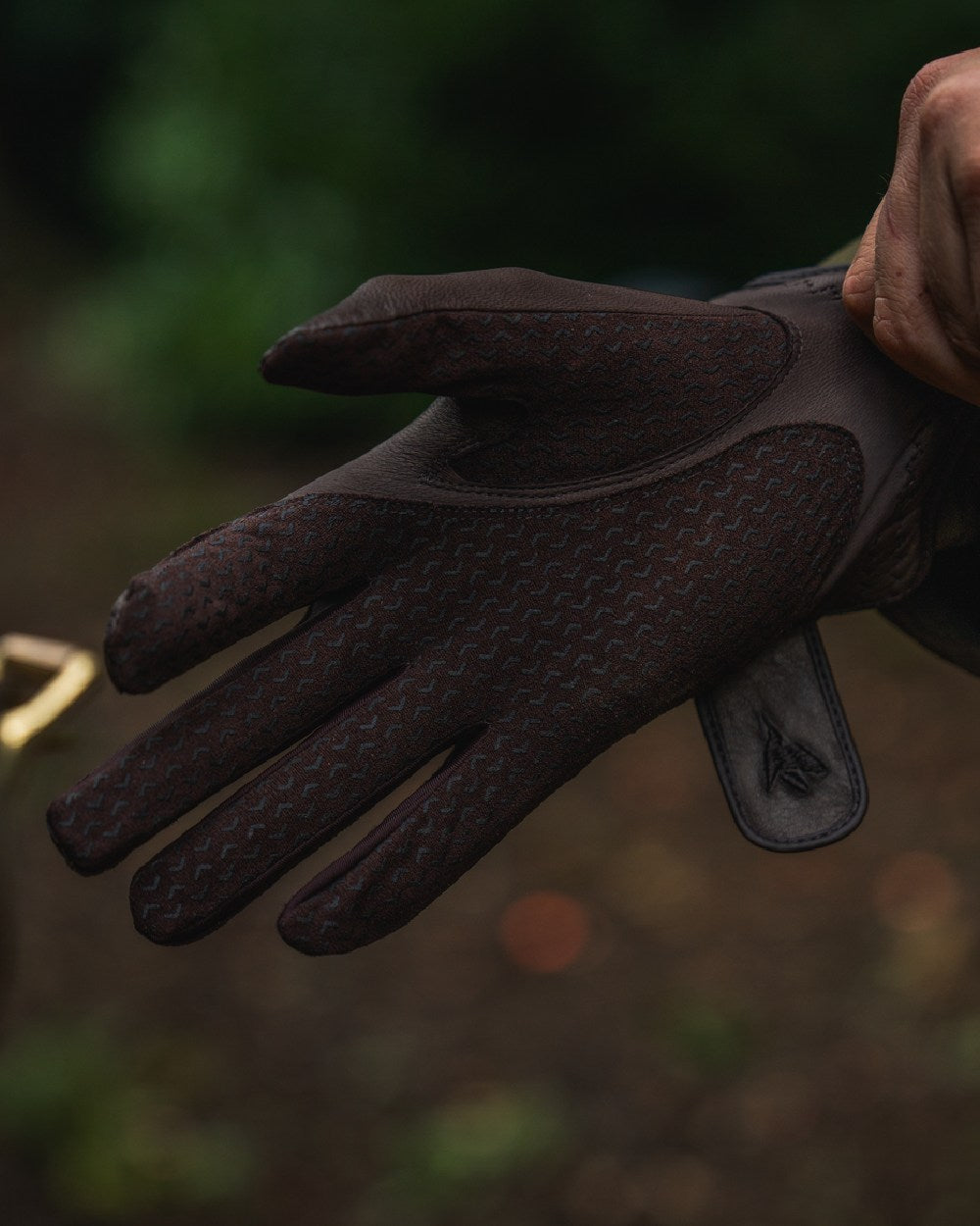 Chocolate Torte Coloured Seeland Aim Shooting Gloves on outdoor background #colour_chocolate-torte