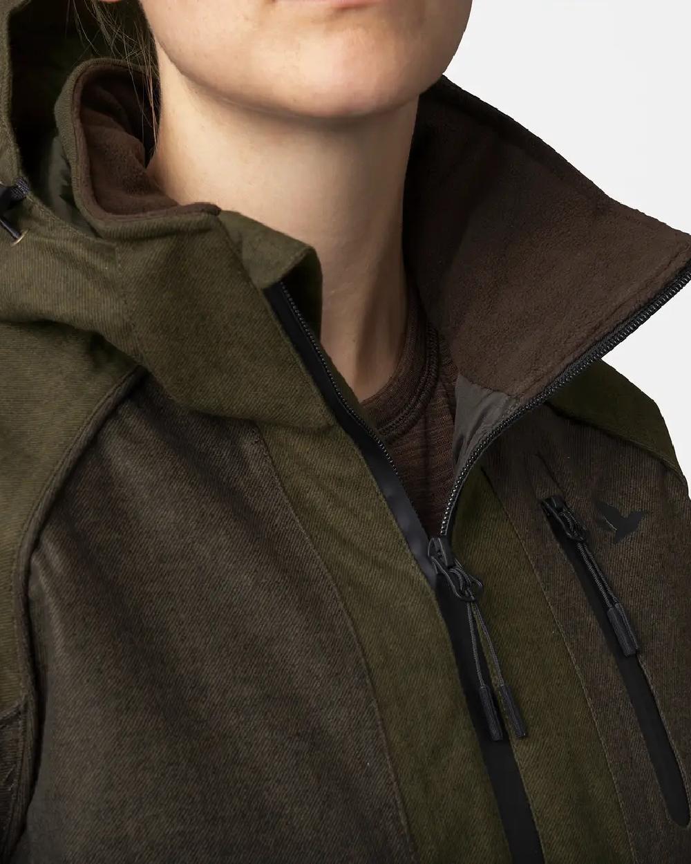 Pine Green Demitasse Brown Coloured Seeland Avail Aya Insulated Jacket on white background #colour_pine-green-demitasse-brown