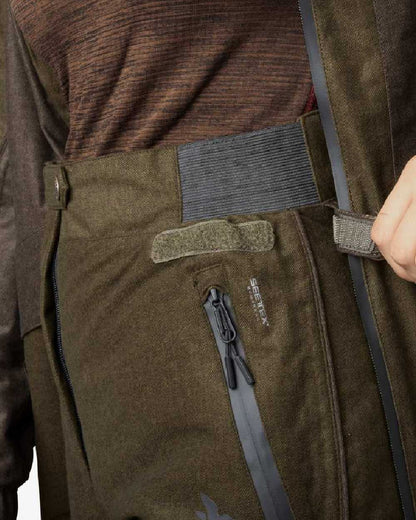 Pine Green Demitasse Brown Coloured Seeland Avail Aya Insulated Trousers on white background #colour_pine-green-demitasse-brown