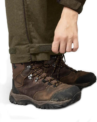 Pine Green Demitasse Brown Coloured Seeland Avail Aya Insulated Trousers on white background #colour_pine-green-demitasse-brown