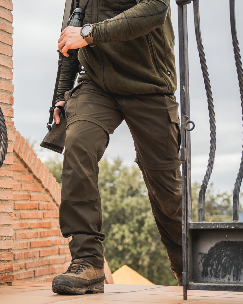 Grizzly Brown coloured Seeland Birch Zip-Off Trousers on sky background #colour_grizzly-brown