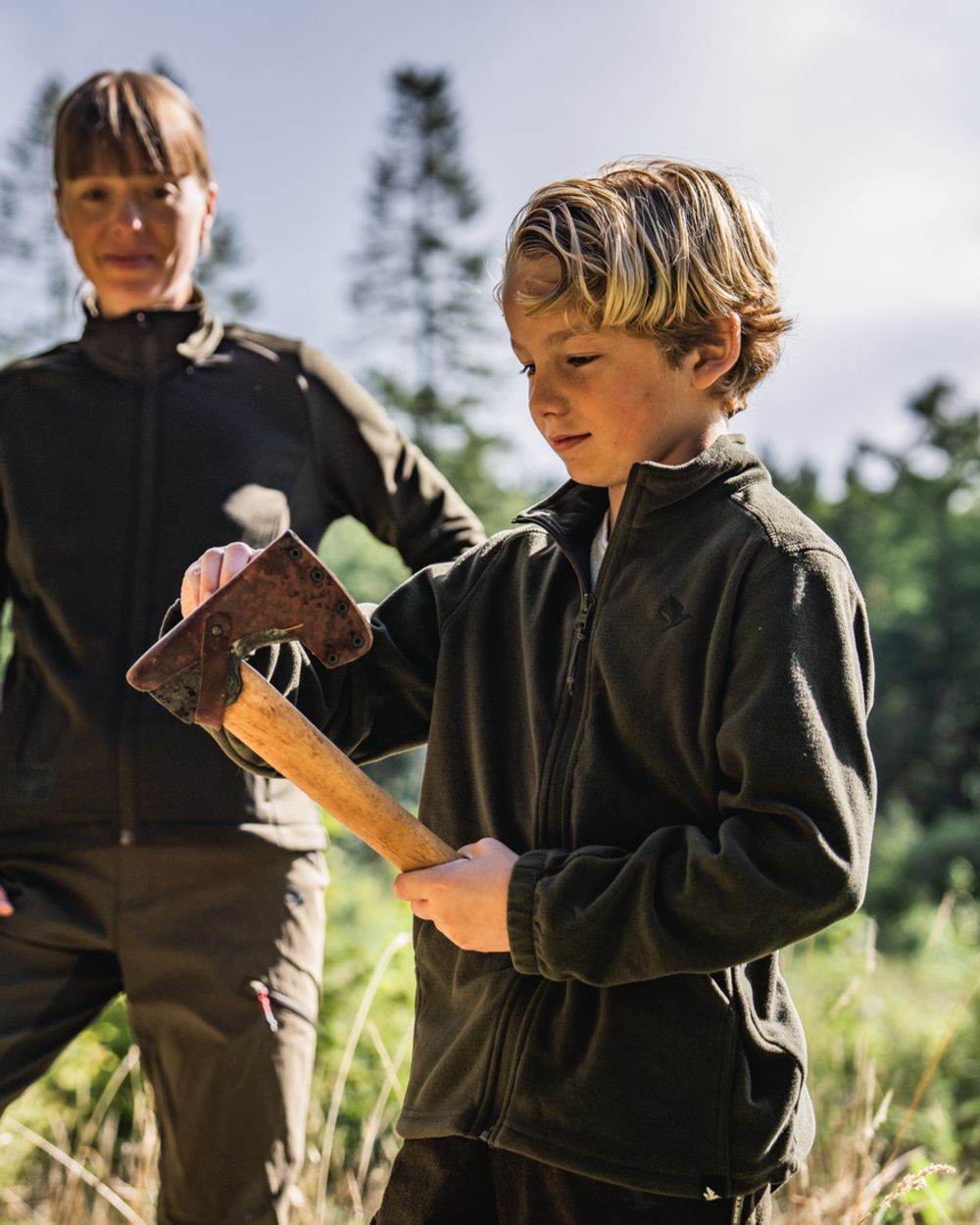 Pine Green Coloured Seeland Childrens Benjamin Fleece on outdoor background #colour_pine-green