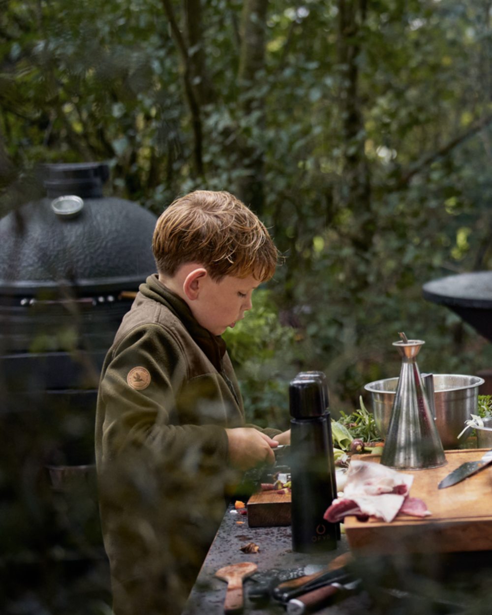 Pine Green Coloured Seeland Childrens Bolt Fleece Jacket on outdoor background #colour_pine-green