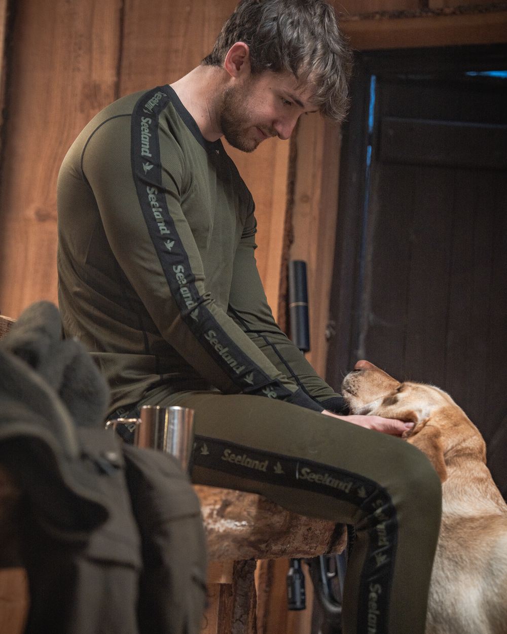 Light Pine Coloured Seeland Crest Baselayer on outdoor background #colour_light-pine