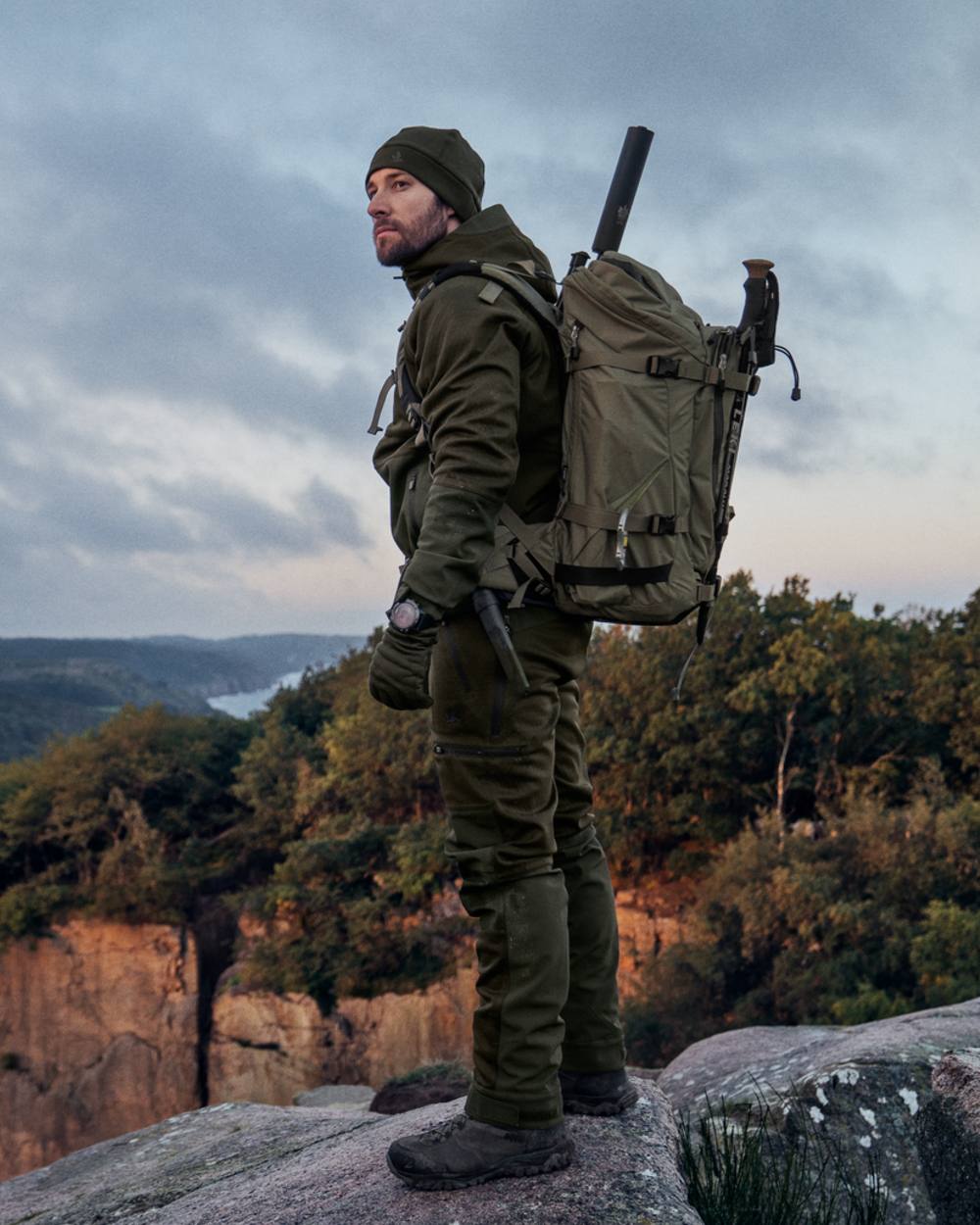 Pine Green Coloured Seeland Hawker Shell II Jacket on outdoor background #colour_pine-green