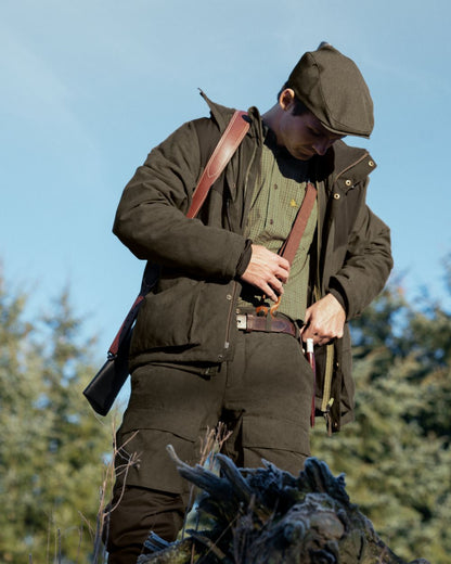 Grizzly Brown Coloured Seeland Helt II Waterproof Jacket on outdoor background #colour_grizzly-brown