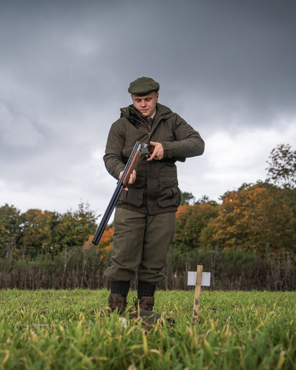 Light Pine Coloured Seeland Highpoint Jacket on outdoor background #colour_light-pine