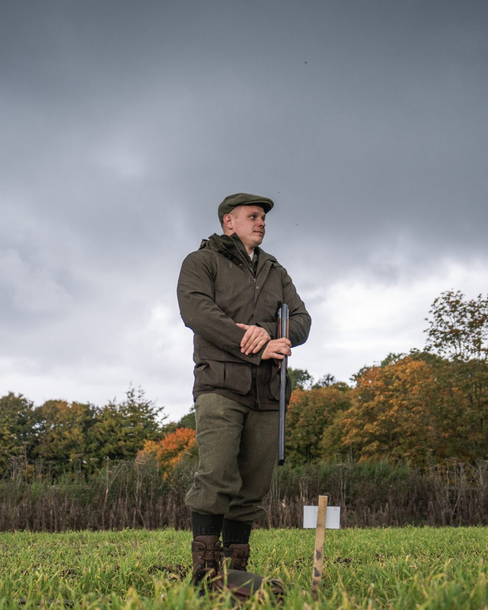 Light Pine Coloured Seeland Highpoint Jacket on outdoor background #colour_light-pine