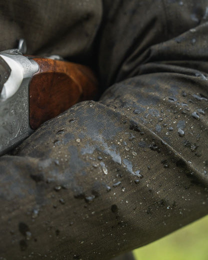 Light Pine Coloured Seeland Highpoint Jacket on outdoor background #colour_light-pine