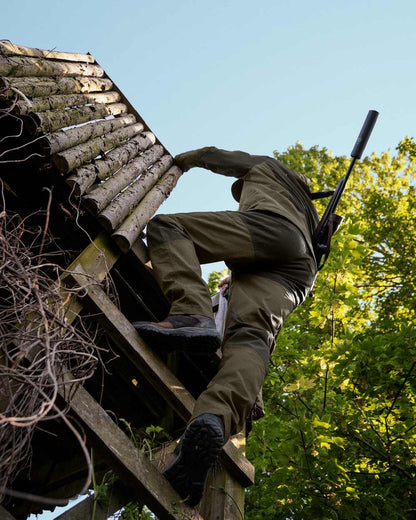 Pine Green Coloured Seeland Key-Point Active II Trousers on outdoor background #colour_pine-green