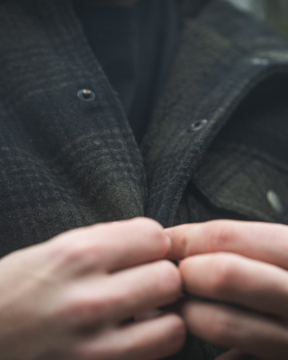 Pine Green Check Coloured Seeland Mens Canada Yukon Jacket on outdoor background #colour_pine-green-check