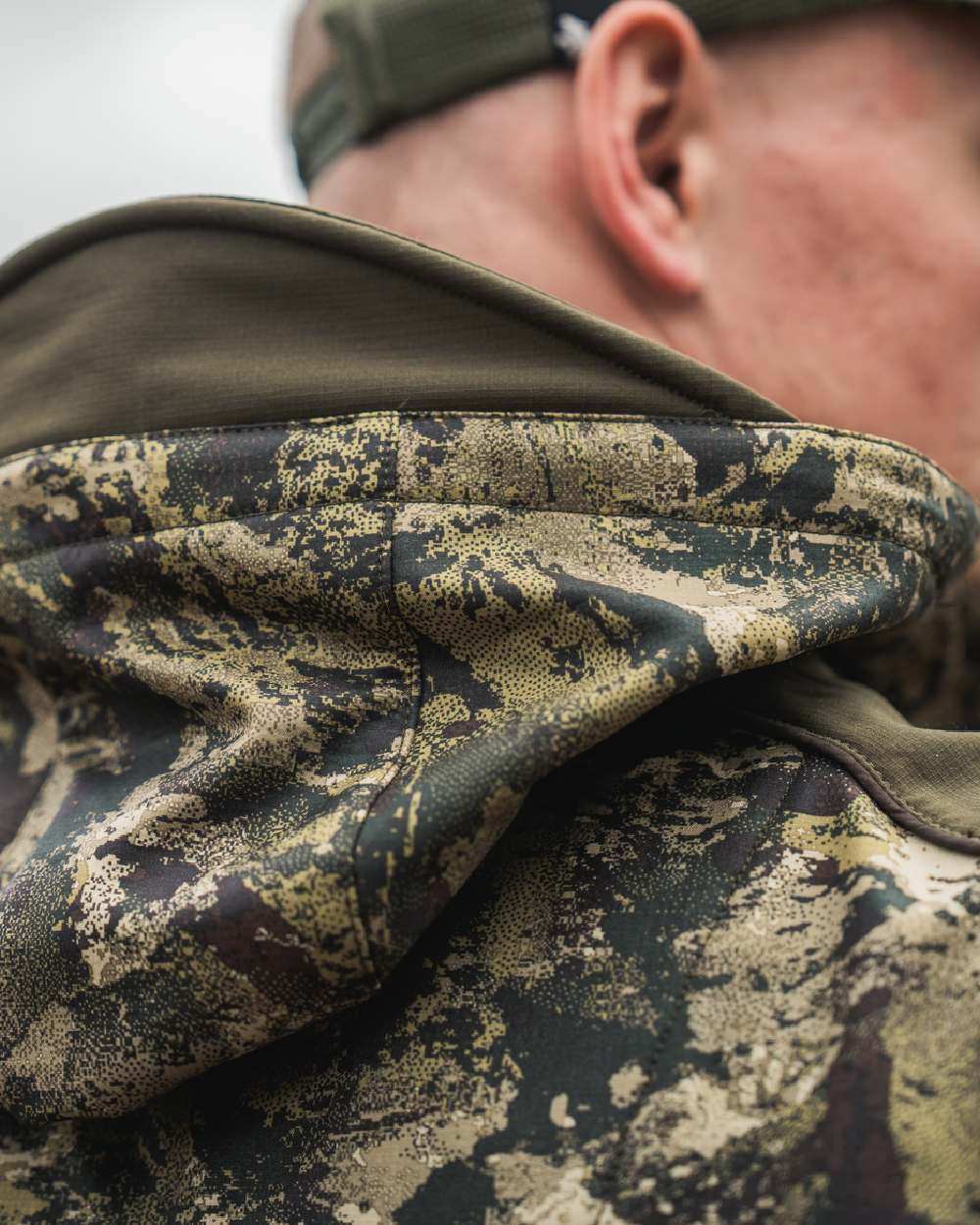 InVis MPC Green Coloured Seeland Mens Chaser Aero Camo Jacket on outdoor background #colour_inVis-mpc-green