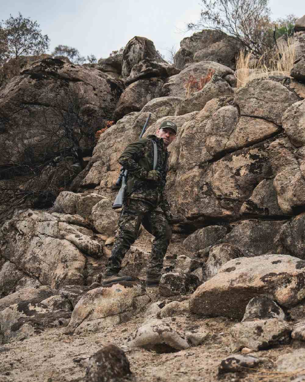 InVis MPC Green Coloured Seeland Mens Chaser Aero Camo Jacket on outdoor background #colour_inVis-mpc-green