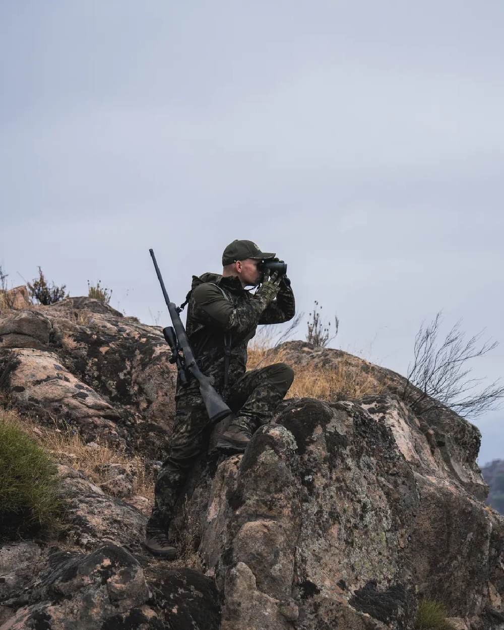 InVis MPC Green Coloured Seeland Mens Chaser Aero Camo Jacket on outdoor background #colour_inVis-mpc-green