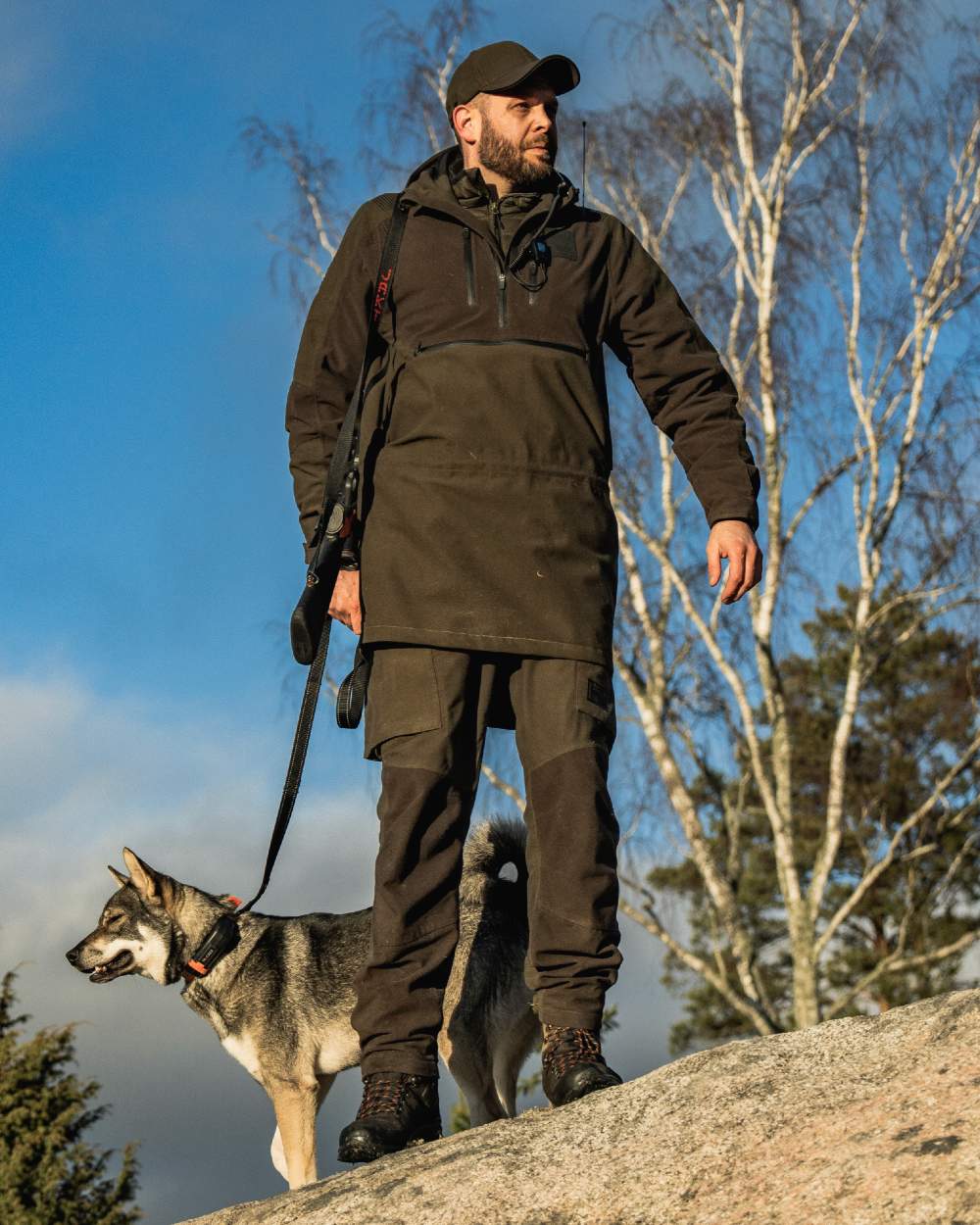 Pine Green coloured Seeland Mens Chaser BGH Smock on forest background #colour_pine-green