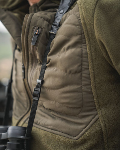 Pine Green Coloured Seeland Mens Gale Fleece Jacket on outdoor background #colour_pine-green