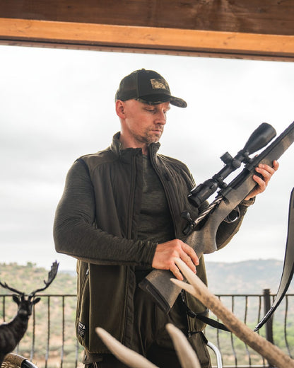 Pine Green Coloured Seeland Mens Gale Fleece Waistcoat on outdoor background #colour_pine-green