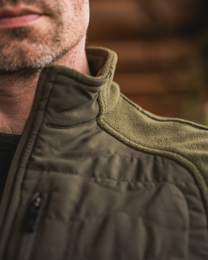 Pine Green Coloured Seeland Mens Gale Fleece Waistcoat on outdoor background #colour_pine-green