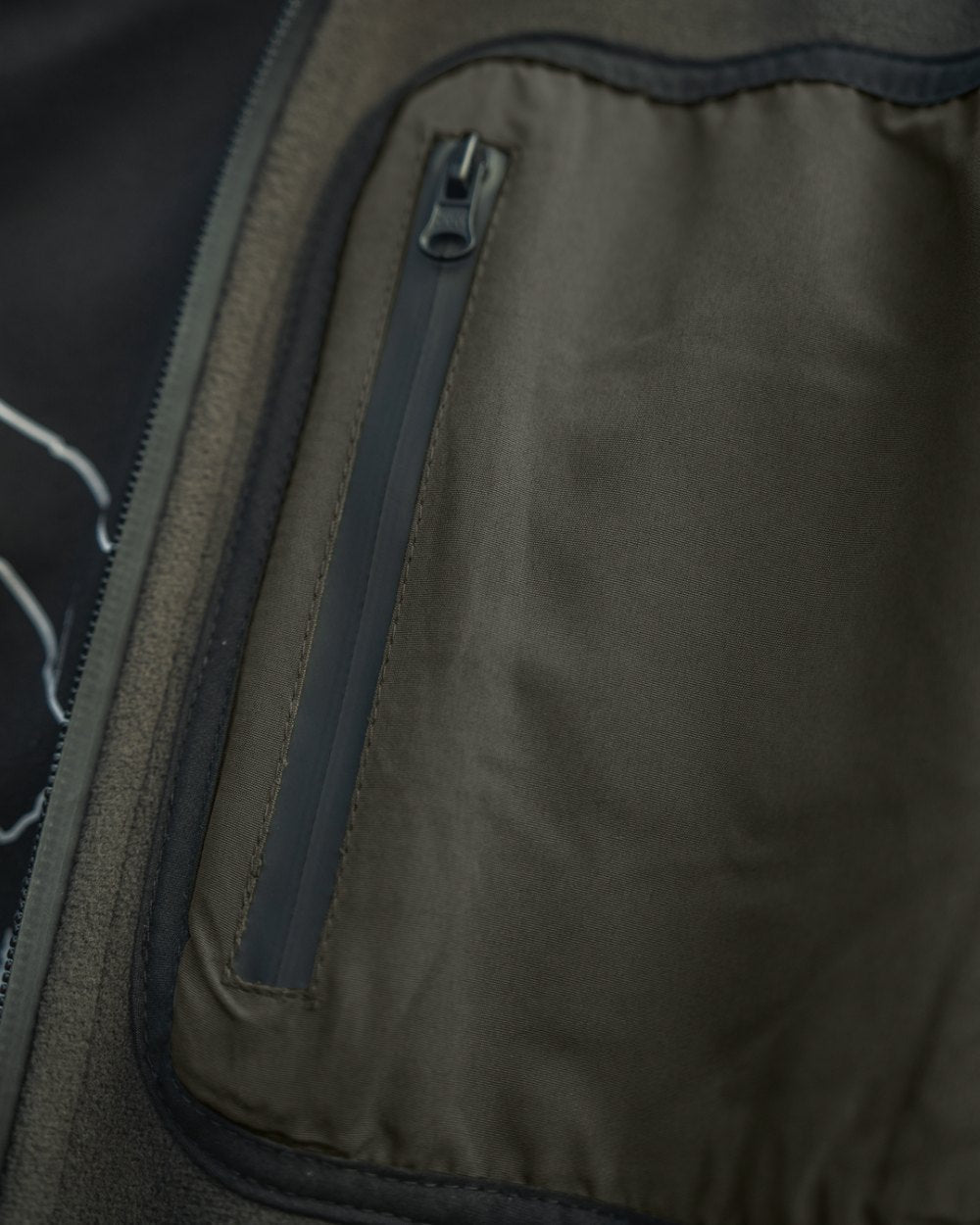 Grizzly Brown Demitasse Brown Coloured Seeland Mens Rogue Solid Reversible Fleece Jacket on forest background #colour_grizzly-brown-demitasse-brown