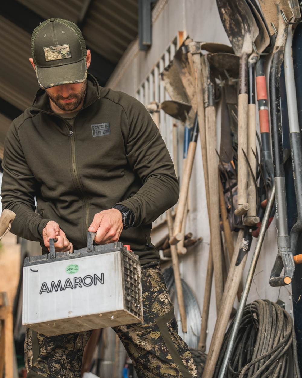 Pine Green Coloured Seeland Tidal Fleece Jacket on Indoor Background
#colour_pine-green
