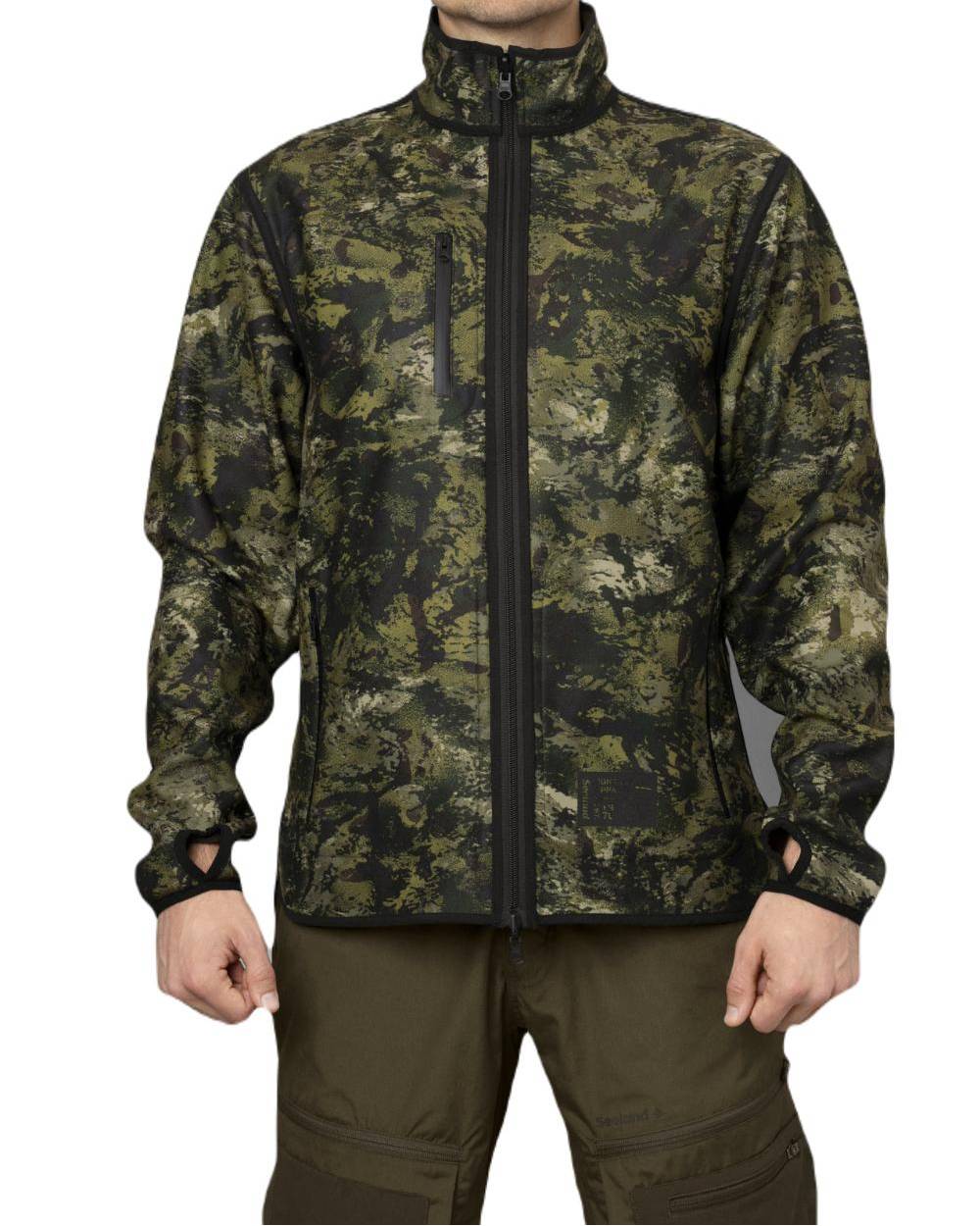 Light Pine InVis Green Coloured Seeland Rogue Reversible Fleece Jacket on white background #colour_light-pine-invis-green