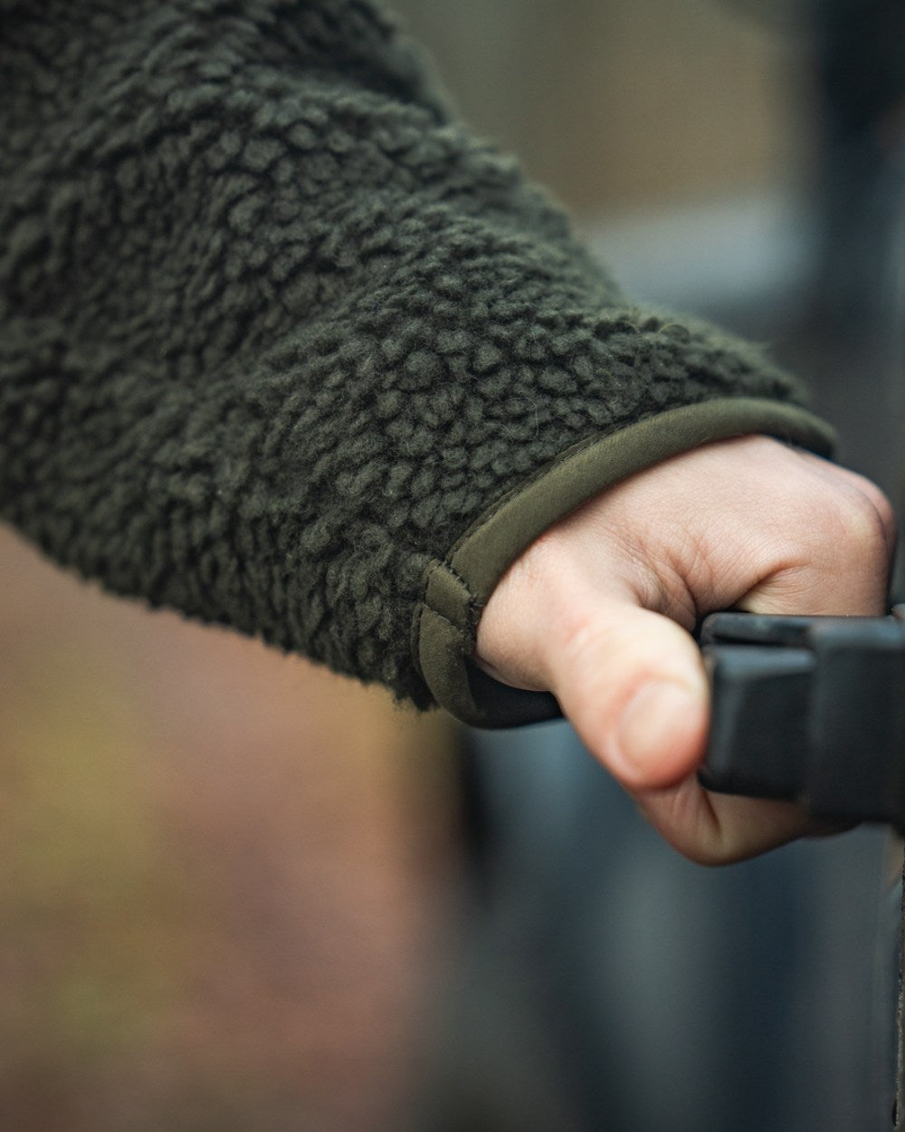 Grizzly Brown Coloured Seeland Thaw Fleece Jacket on outdoor background #colour_grizzly-brown