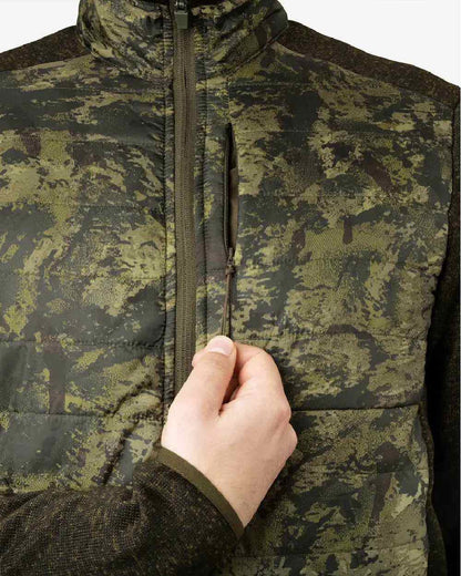 Camo Coloured Seeland Theo Hybrid Jacket on white background #colour_camo