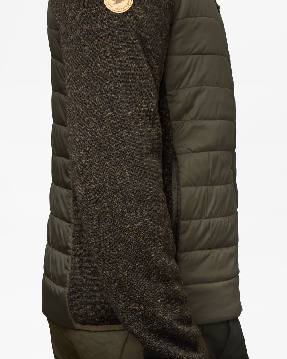 Pine Green Coloured Seeland Theo Hybrid Jacket on white background #colour_pine-green