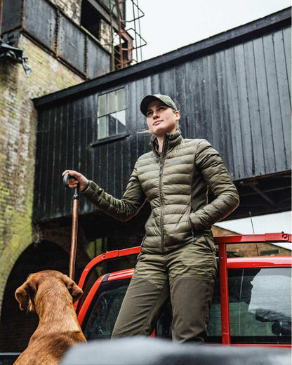 Pine Green Coloured Seeland Therma Jacket on outdoor background #colour_light-pine