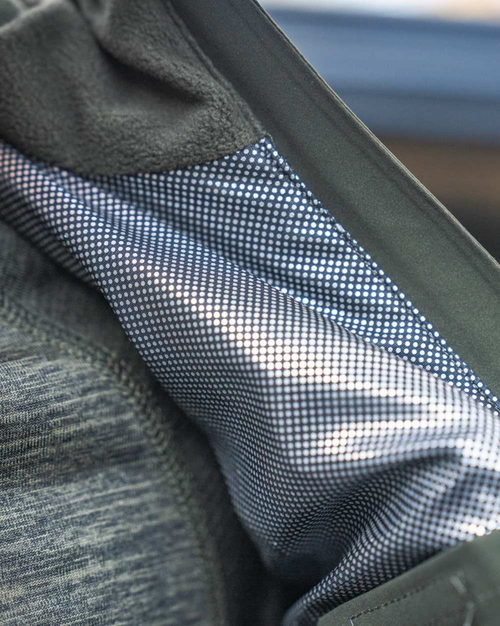 Pine Green Coloured Seeland Womens Celsius Aia Heat Jacket on outdoor background #colour_pine-green