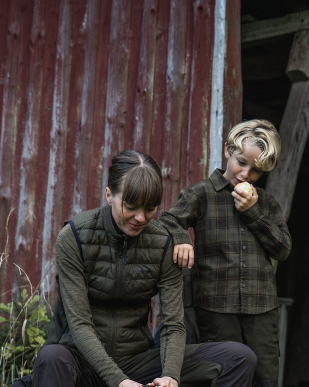 Light Pine Coloured Seeland Womens Therma Waistcoat on forest background #colour_light-pine