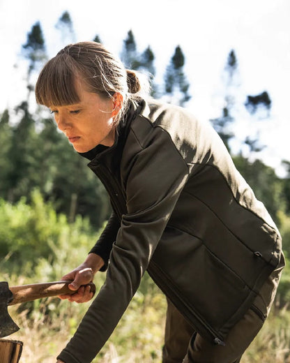 Pine Green Coloured Seeland Womens Tidal Tora Fleece Jacket on outdoor background #colour_pine-green