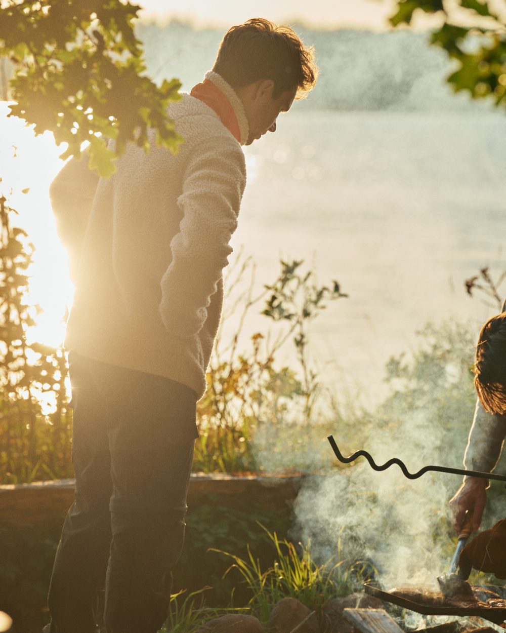 Sandshell Coloured Seeland Zephyr Fleece Jacket on outdoor background #colour_sandshell