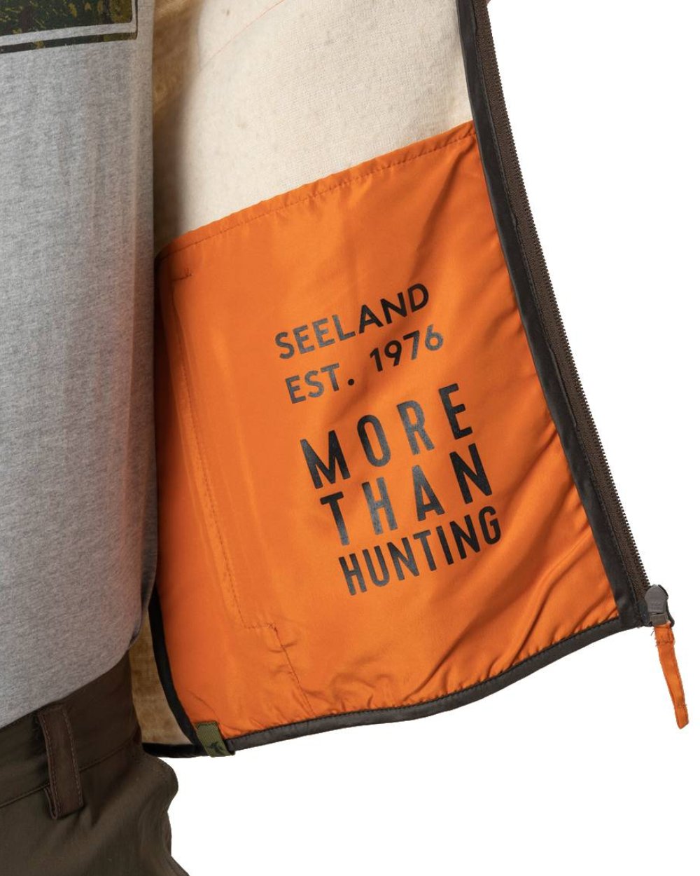 Sandshell Coloured Seeland Zephyr Fleece Jacket on White background #colour_sandshell