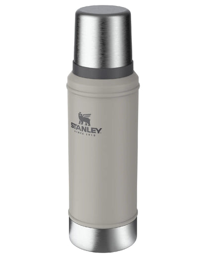 Ash coloured Stanley Classic Legendary Bottle 0.75L on white background #colour_ash